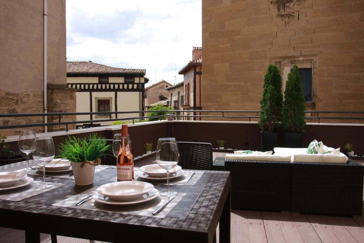 Edificio Privado Con Terraza Apartment Haro Luaran gambar