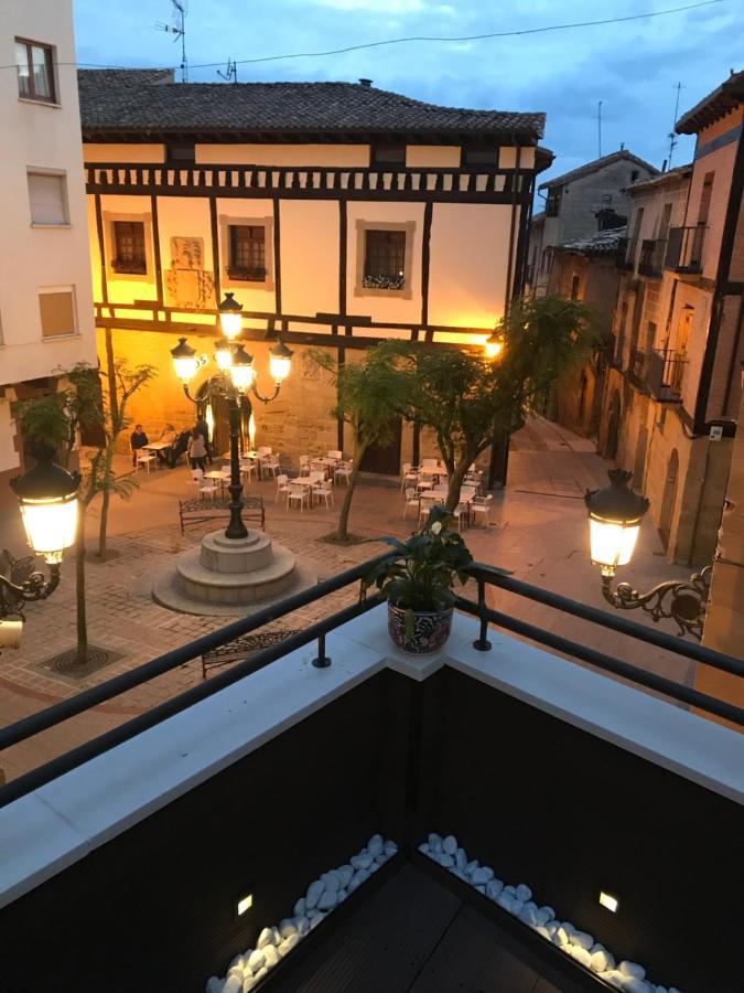 Edificio Privado Con Terraza Apartment Haro Luaran gambar